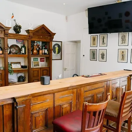 Live Like Lords & Ladies At Our Country Estate