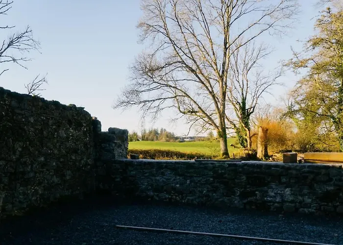 Live Like Lords & Ladies At Our Country Estate