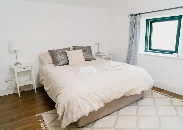 Live Like Lords & Ladies At Our Country Estate *