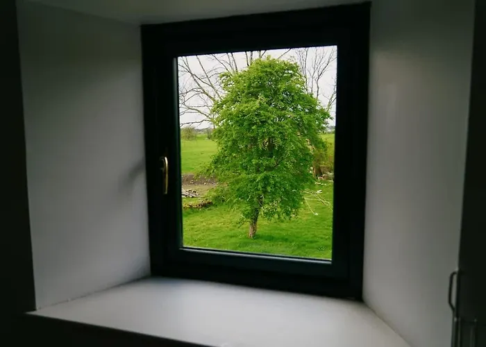 Live Like Lords & Ladies At Our Country Estate